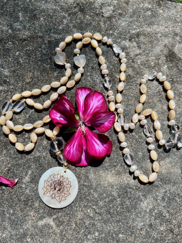 Perlen-Mala "Golden Lotus" – Bild 2
