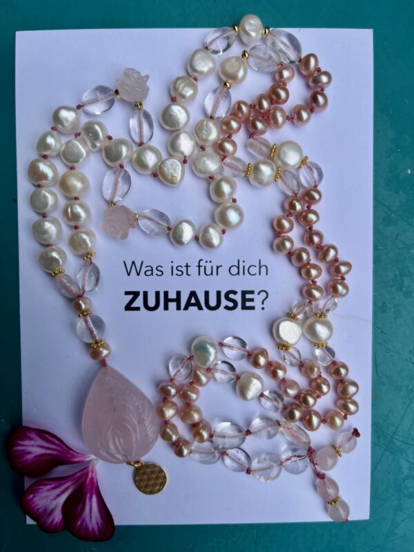 Yoni-Mala Rosenquarz