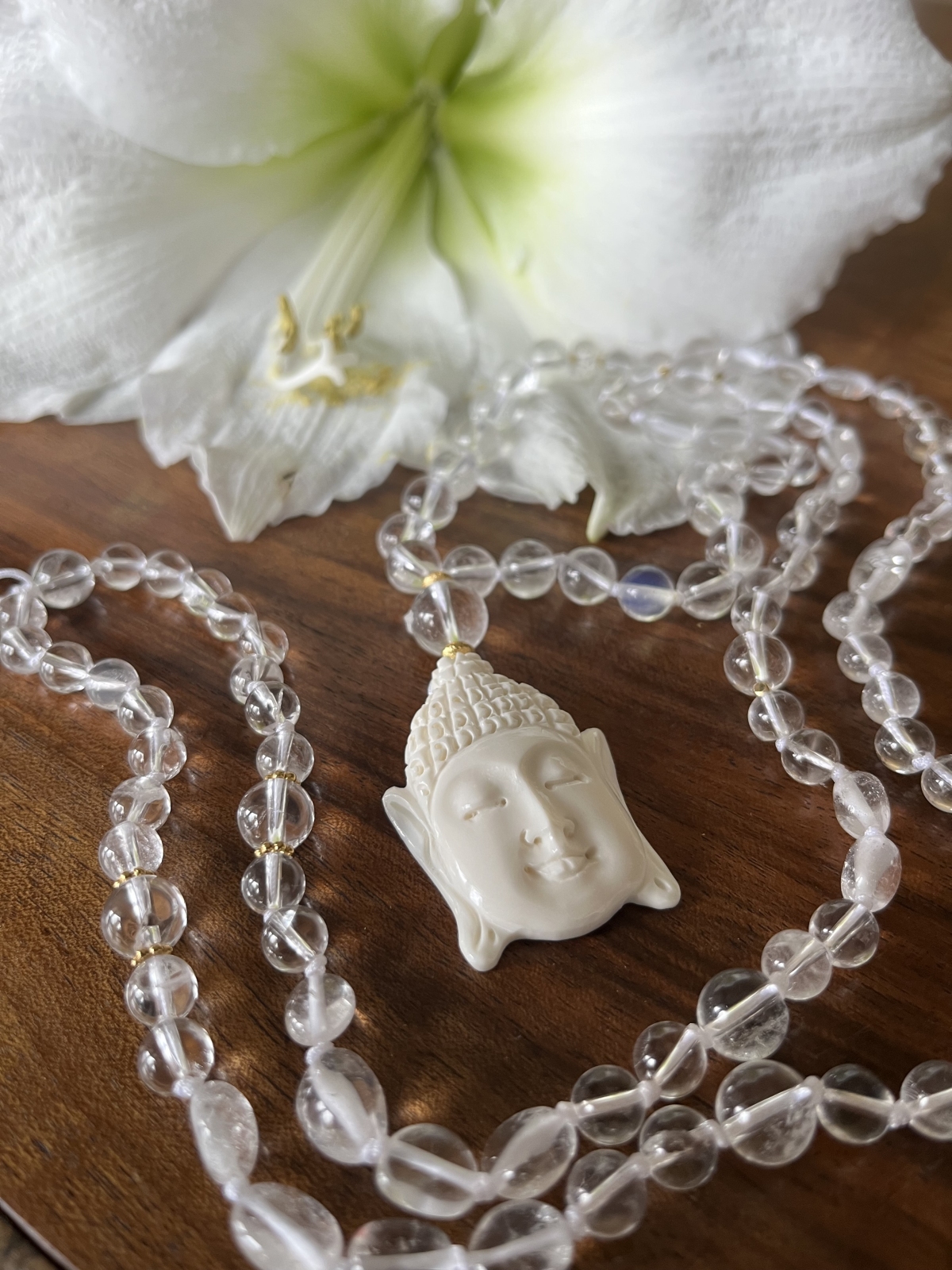 Mala "So pure" Bergkristall und Buddha-Anhänger – Bild 3