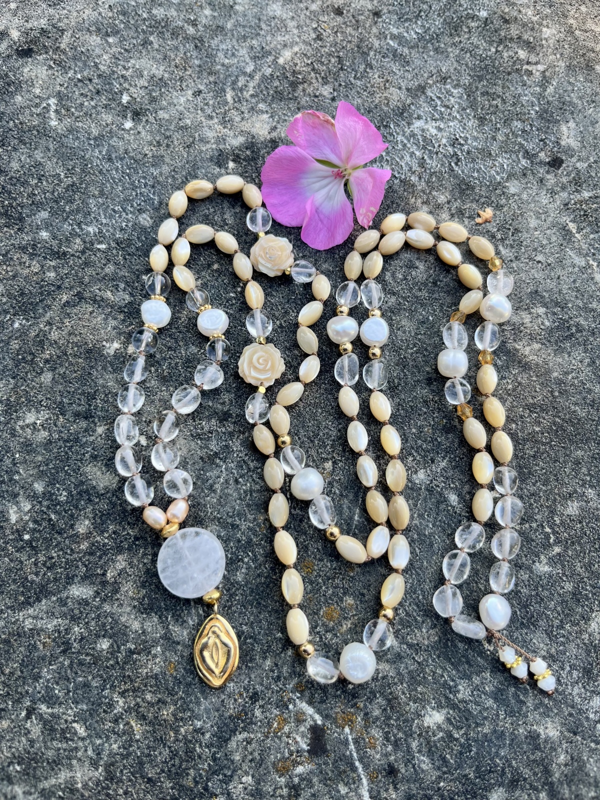 Yoni-Mala aus Perlmutter – Bild 5