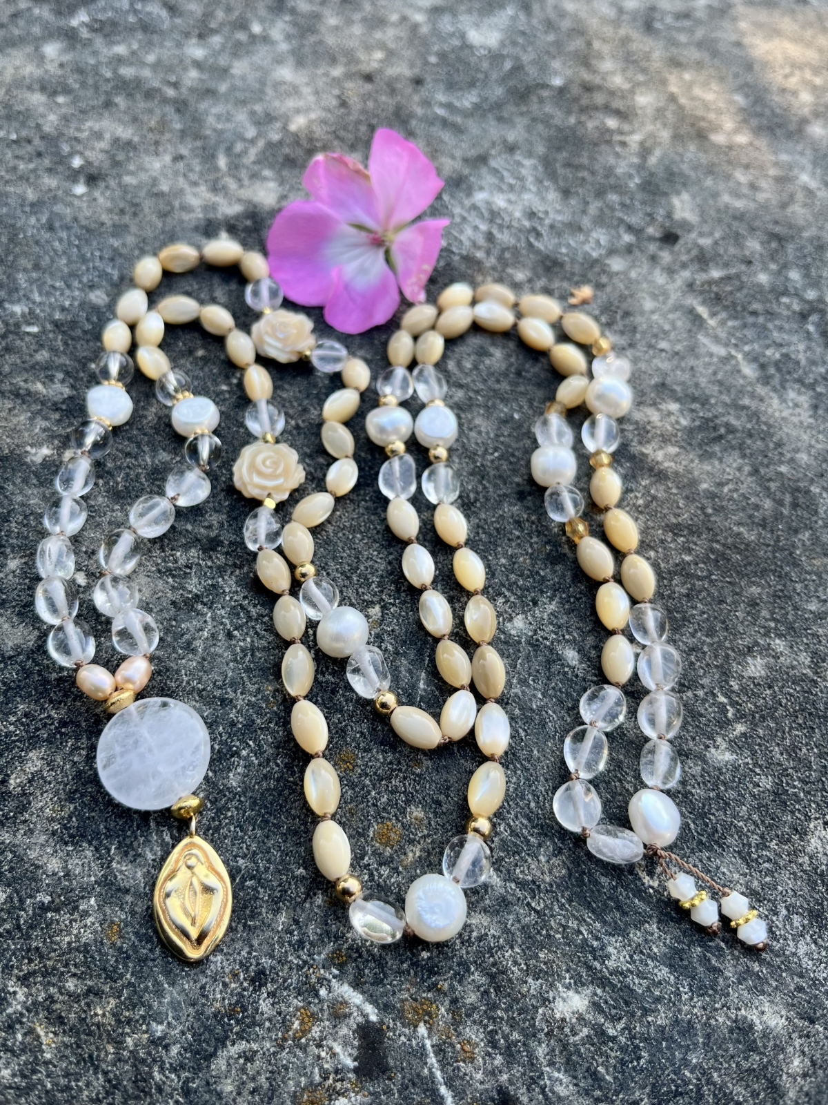 Yoni-Mala aus Perlmutter – Bild 4